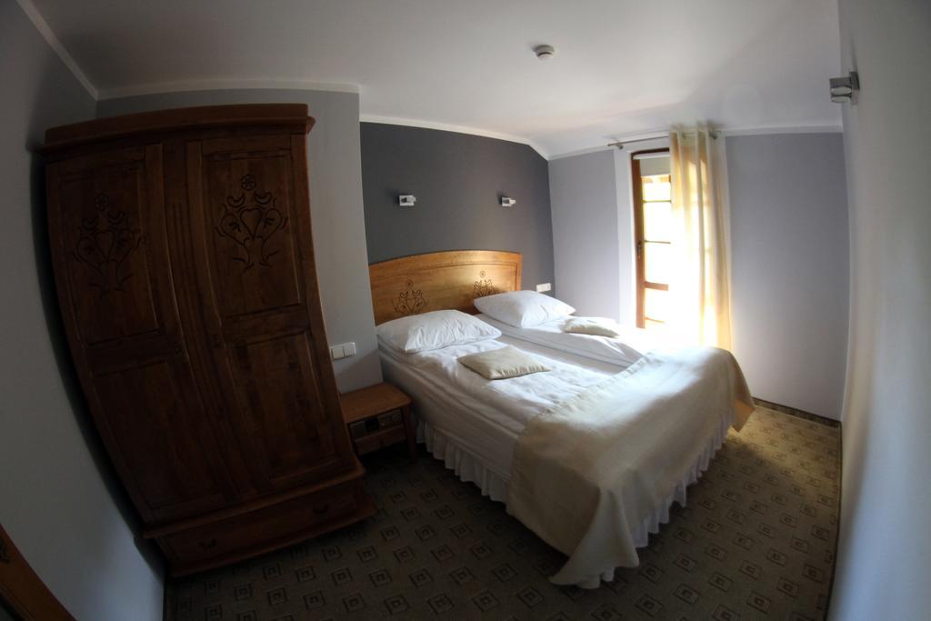 Hotel Zornica Poczesna Rom bilde