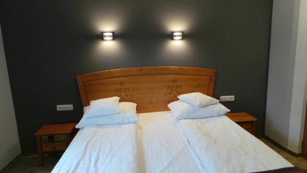 Hotel Zornica Poczesna Rom bilde